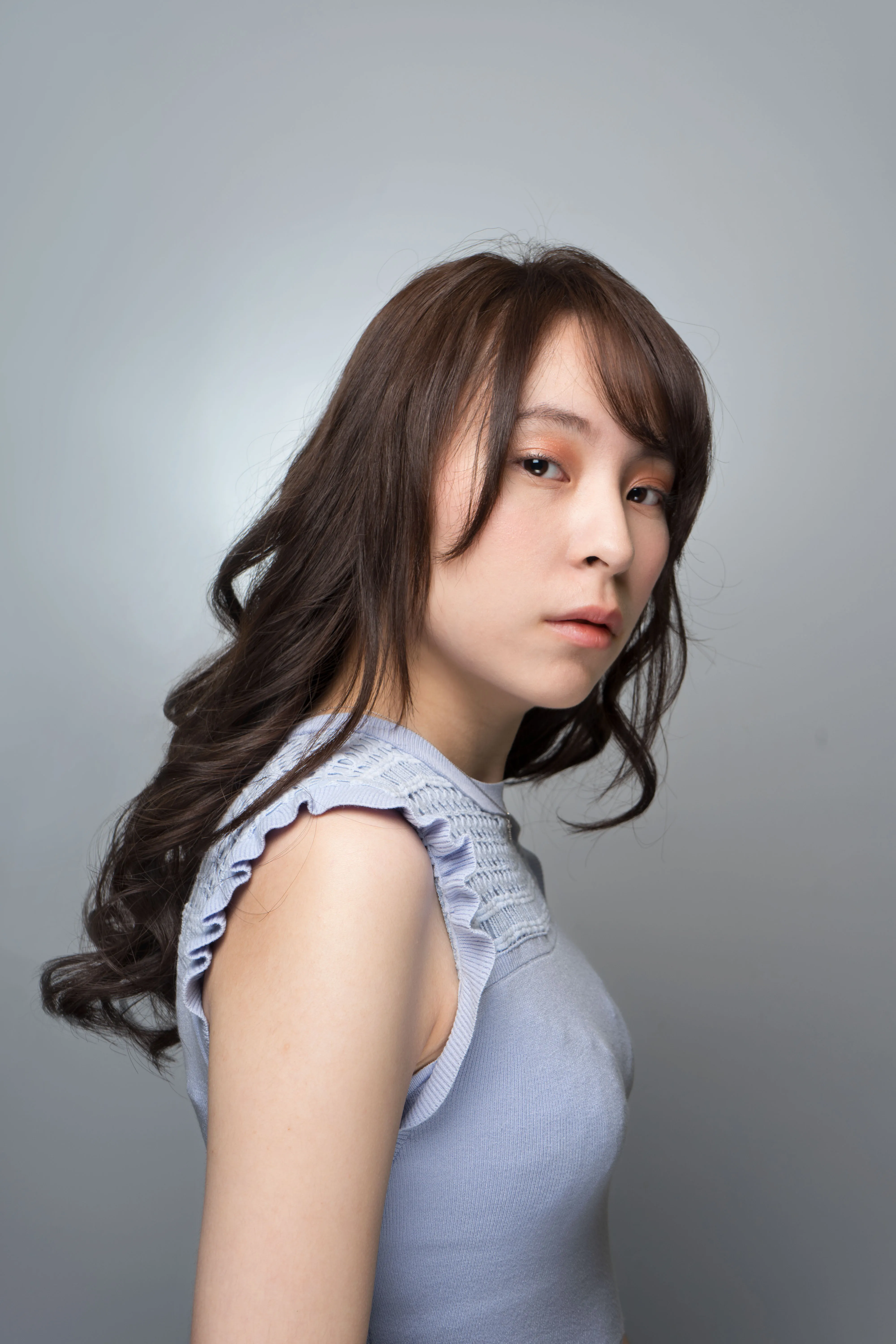楠梓燙髮 女生 長髮 層次 捲髮 側面