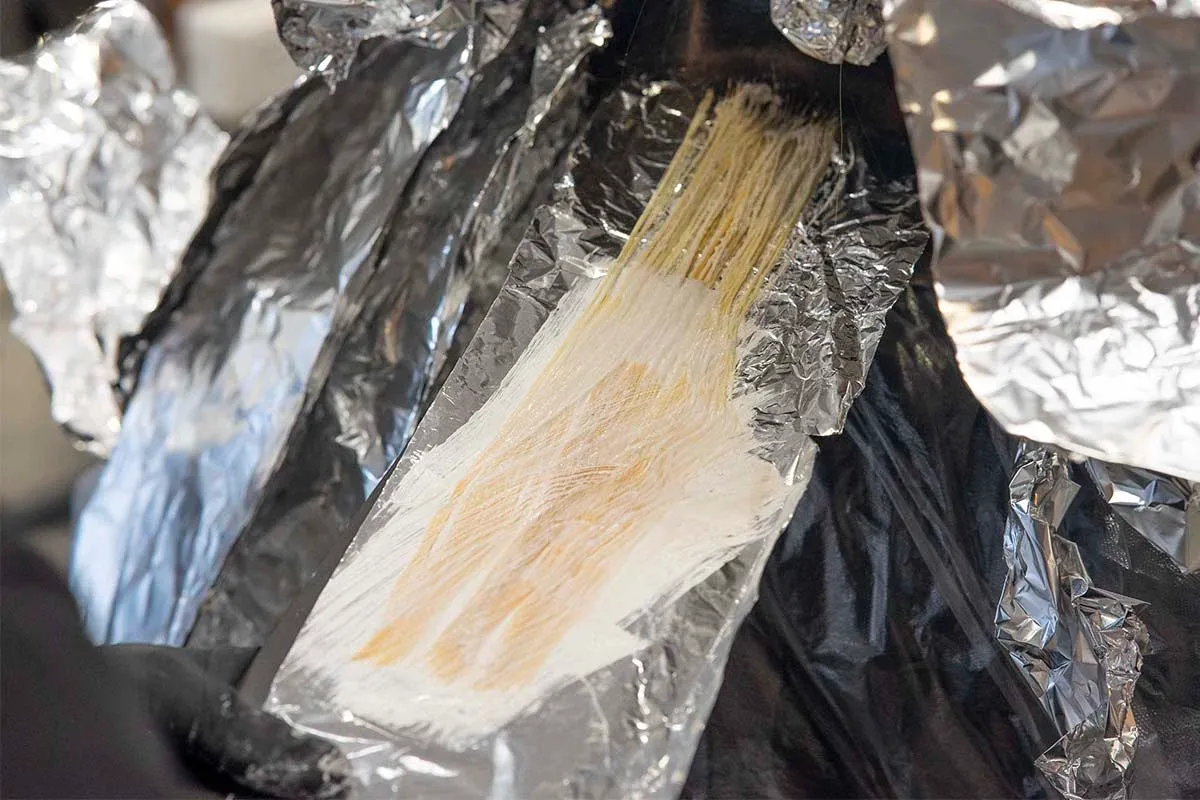 楠梓-歐美手刷染-鋁箔包覆漂髮過程