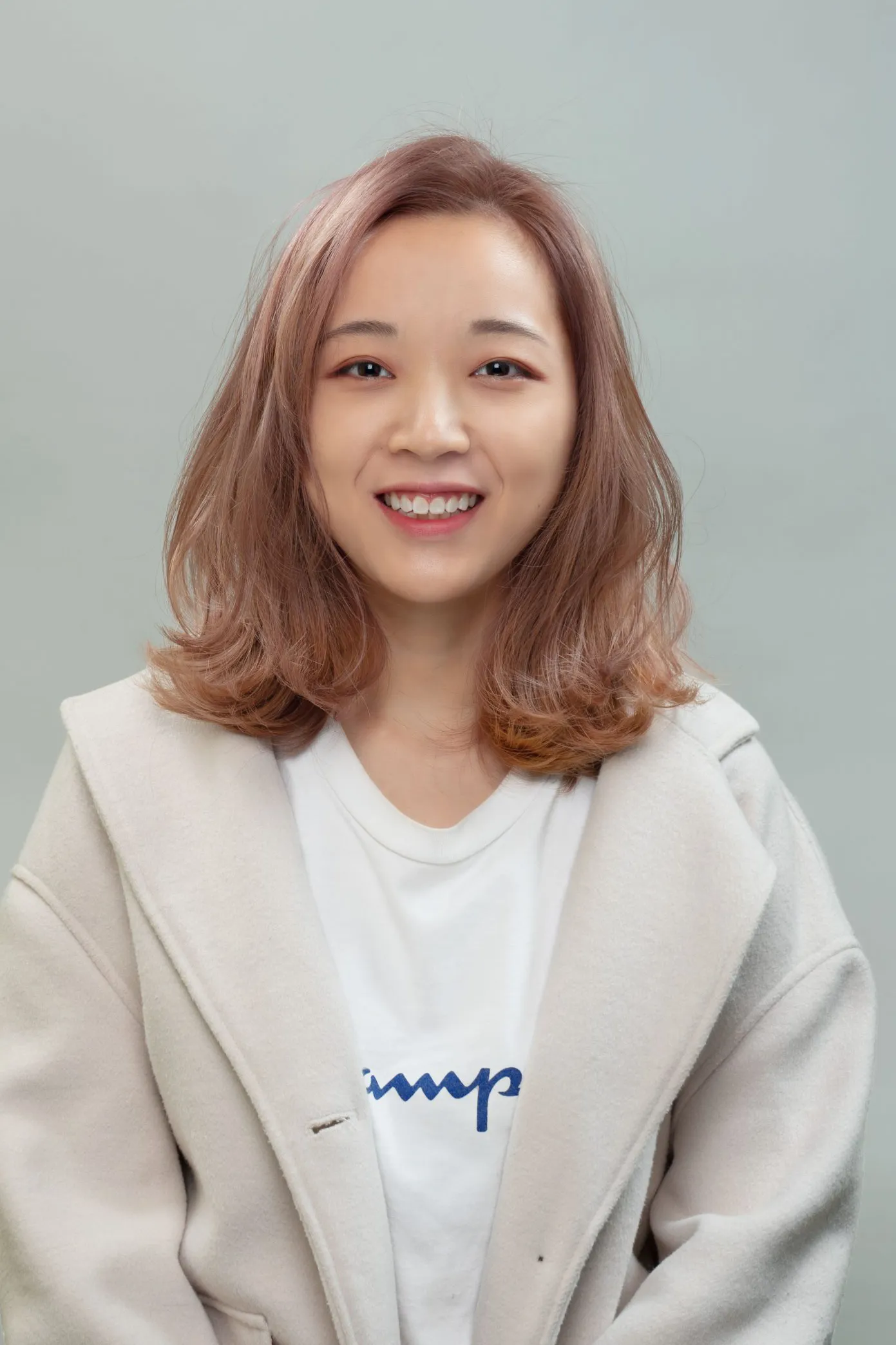 楠梓染髮 女生 中長髮 玫瑰棕 正面