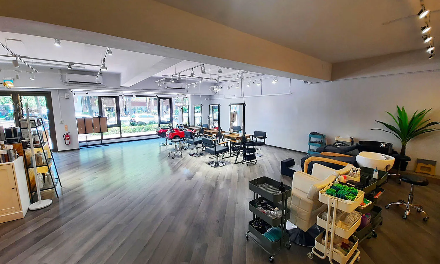 楠梓 髮廊 FX Hair Salon 內觀